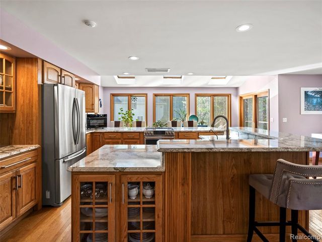 7286 Pine Knob Road, Clarkston, MI 48348