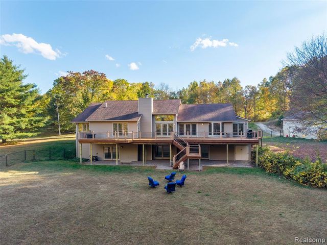 7286 Pine Knob Road, Clarkston, MI 48348