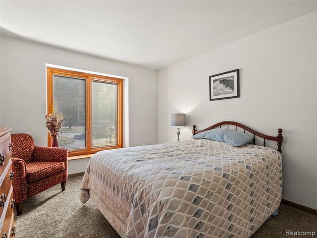 7286 Pine Knob Road, Clarkston, MI 48348