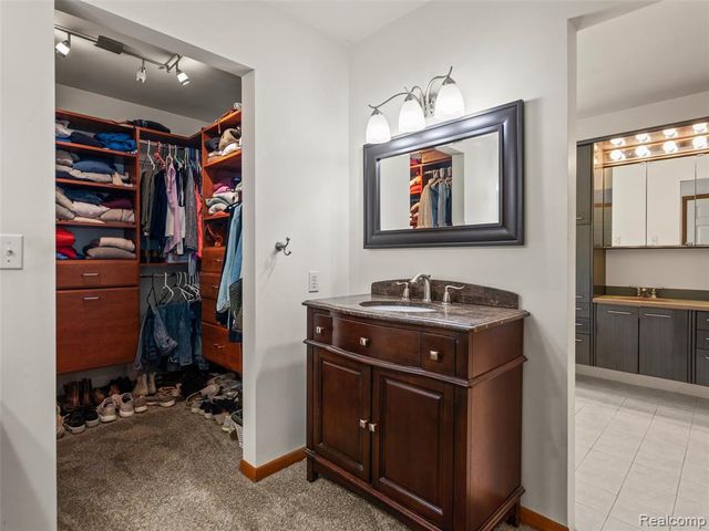 7286 Pine Knob Road, Clarkston, MI 48348