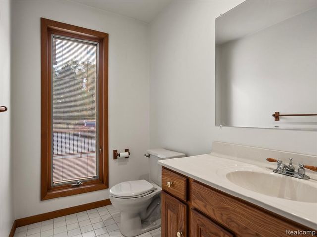 7286 Pine Knob Road, Clarkston, MI 48348