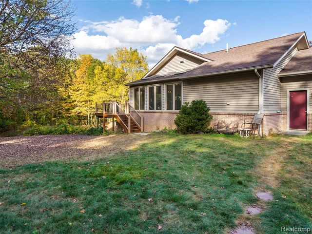 7286 Pine Knob Road, Clarkston, MI 48348