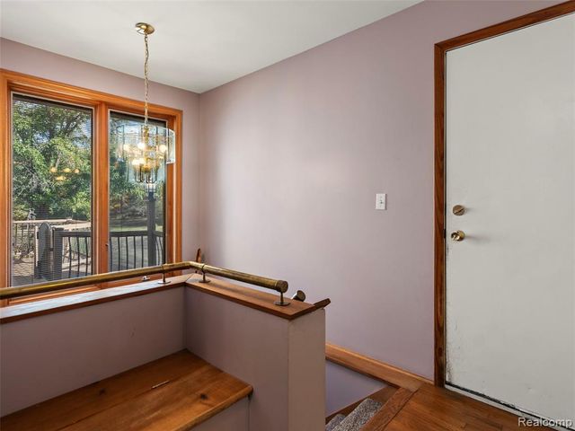 7286 Pine Knob Road, Clarkston, MI 48348