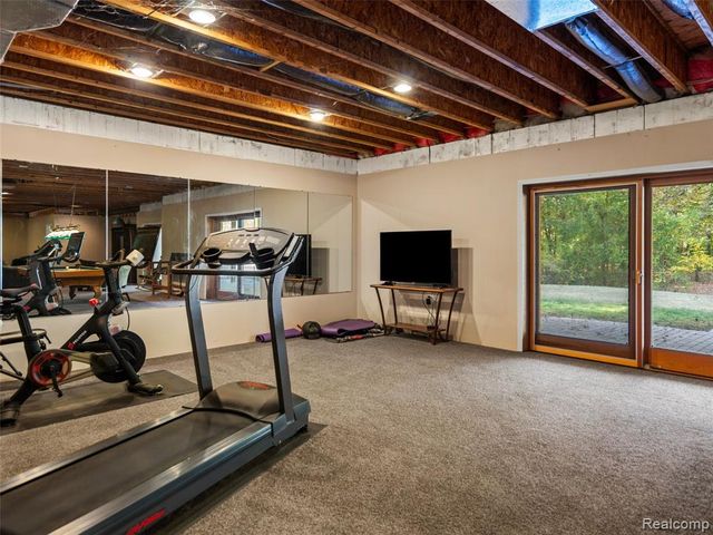 7286 Pine Knob Road, Clarkston, MI 48348