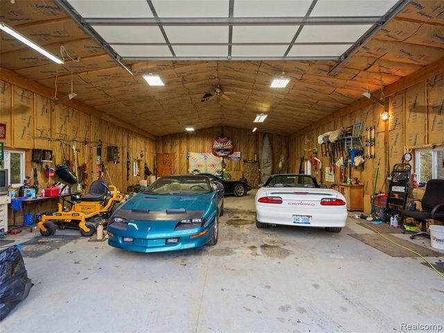 7286 Pine Knob Road, Clarkston, MI 48348