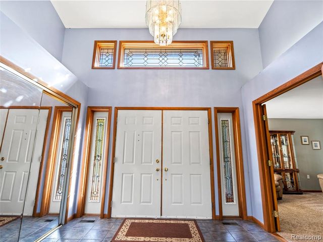 7286 Pine Knob Road, Clarkston, MI 48348