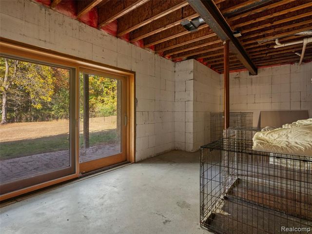 7286 Pine Knob Road, Clarkston, MI 48348