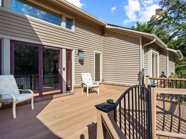 7286 Pine Knob Road, Clarkston, MI 48348