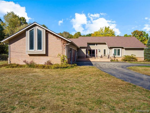 7286 Pine Knob Road, Clarkston, MI 48348