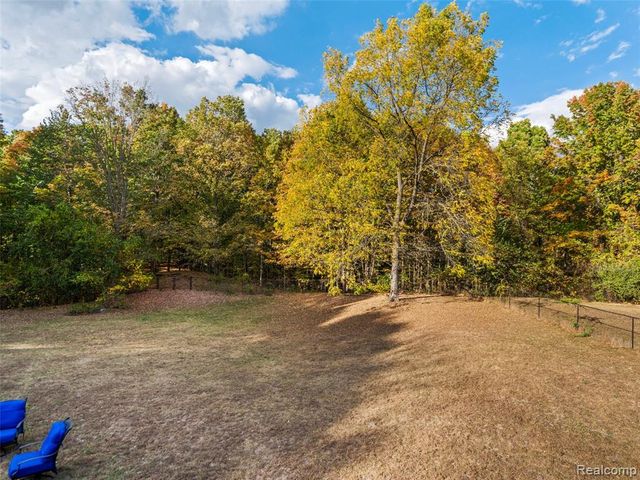 7286 Pine Knob Road, Clarkston, MI 48348