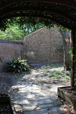 16723 Clear Oak Way, Houston, TX 77058