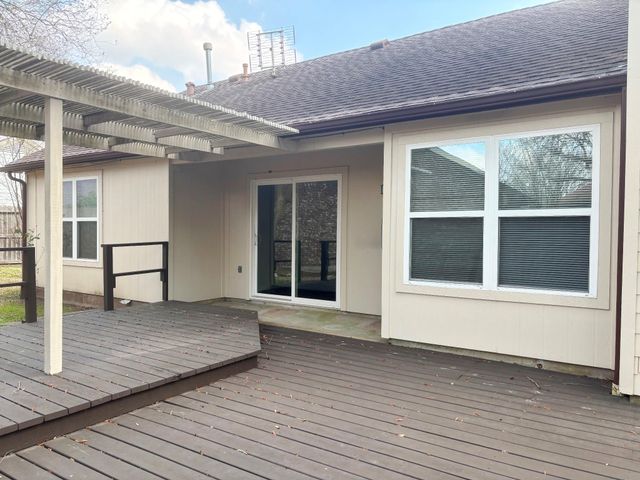 16723 Clear Oak Way, Houston, TX 77058