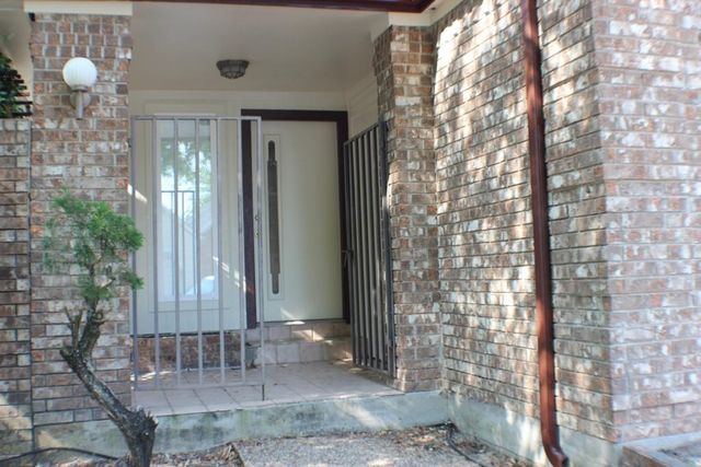 16723 Clear Oak Way, Houston, TX 77058