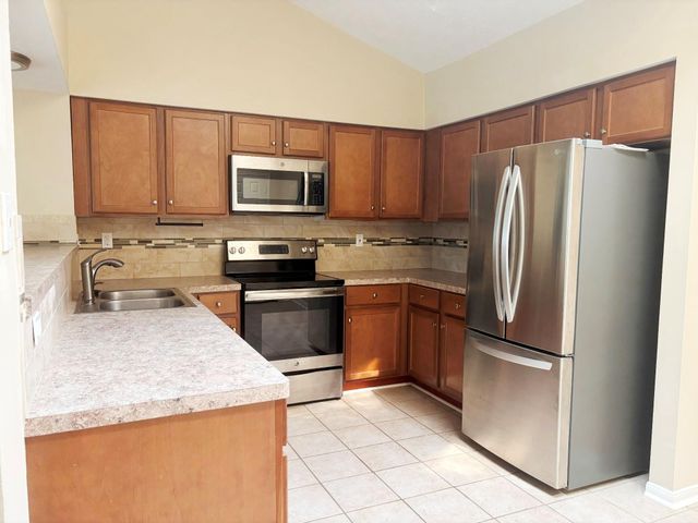 16723 Clear Oak Way, Houston, TX 77058