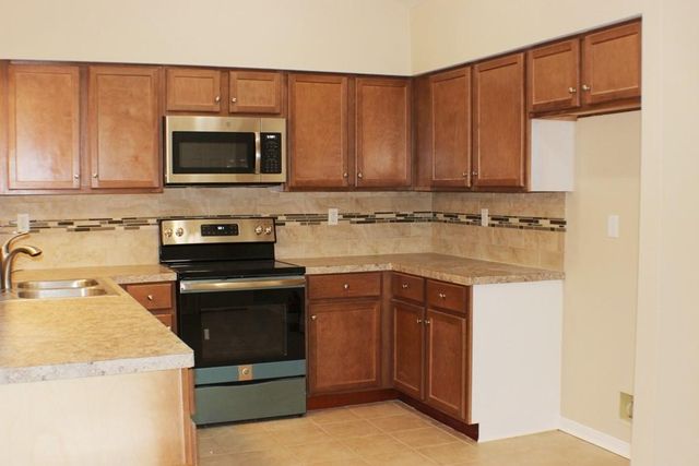 16723 Clear Oak Way, Houston, TX 77058