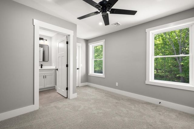 113 South Road, Kensington, NH 03833