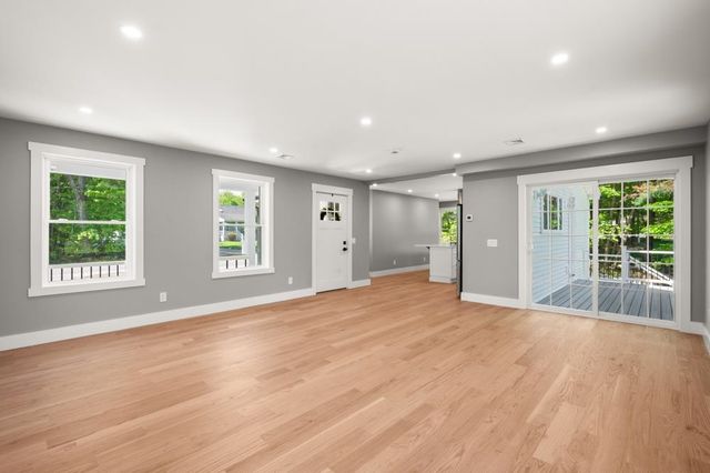 113 South Road, Kensington, NH 03833