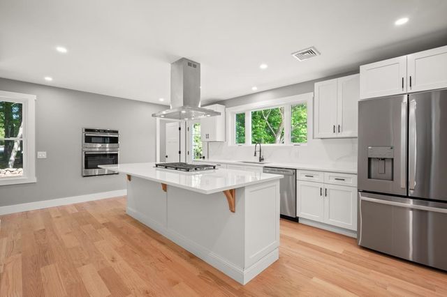 113 South Road, Kensington, NH 03833