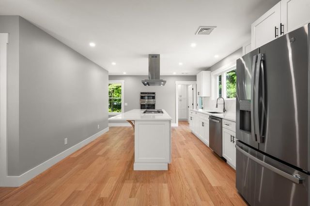 113 South Road, Kensington, NH 03833