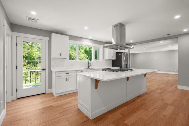 113 South Road, Kensington, NH 03833