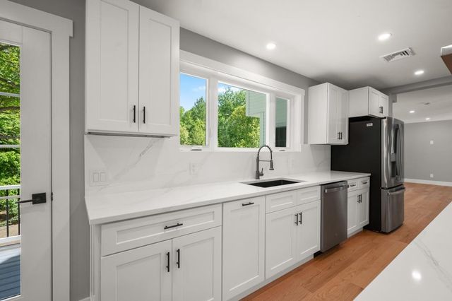 113 South Road, Kensington, NH 03833