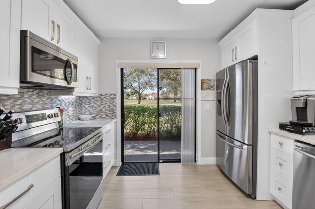 5750 Parkwalk Circle E, Boynton Beach, FL 33472