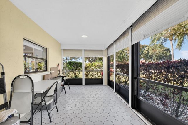 5750 Parkwalk Circle E, Boynton Beach, FL 33472