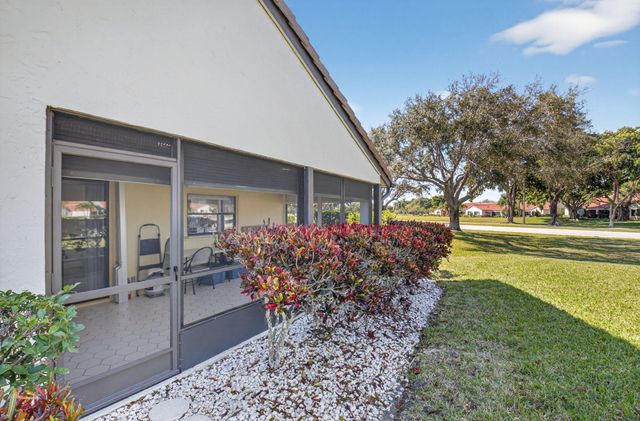 5750 Parkwalk Circle E, Boynton Beach, FL 33472