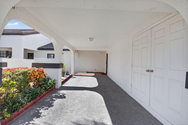 5750 Parkwalk Circle E, Boynton Beach, FL 33472