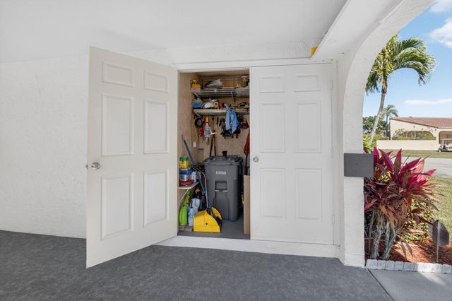 5750 Parkwalk Circle E, Boynton Beach, FL 33472