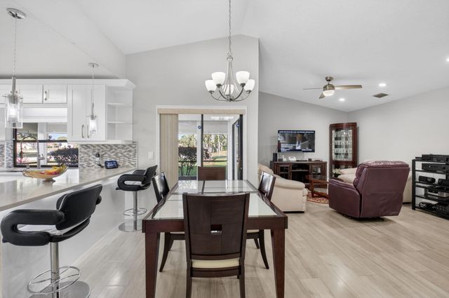 5750 Parkwalk Circle E, Boynton Beach, FL 33472