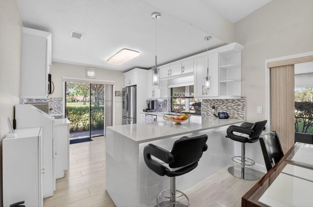 5750 Parkwalk Circle E, Boynton Beach, FL 33472