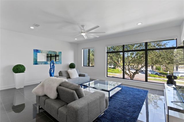 90 COLUMBIA DRIVE 3, Tampa, FL 33606