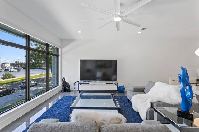 90 COLUMBIA DRIVE 3, Tampa, FL 33606