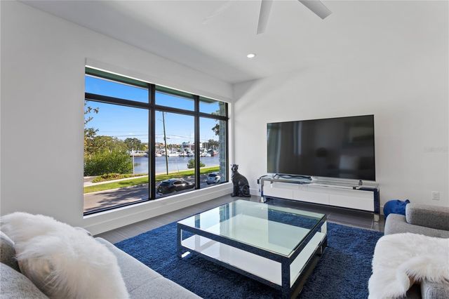 90 COLUMBIA DRIVE 3, Tampa, FL 33606