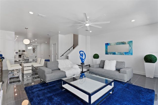 90 COLUMBIA DRIVE 3, Tampa, FL 33606