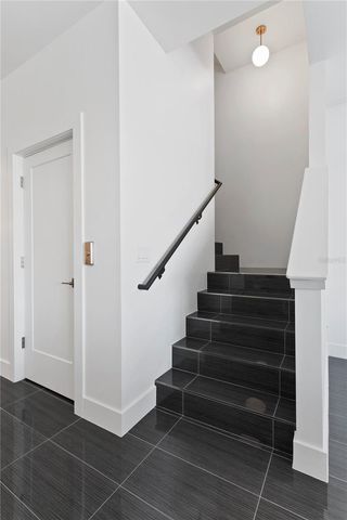 90 COLUMBIA DRIVE 3, Tampa, FL 33606