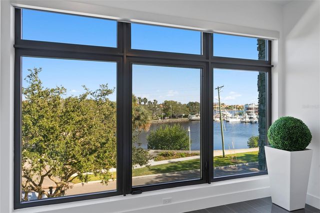 90 COLUMBIA DRIVE 3, Tampa, FL 33606