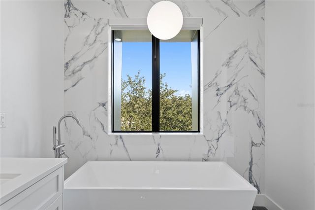 90 COLUMBIA DRIVE 3, Tampa, FL 33606