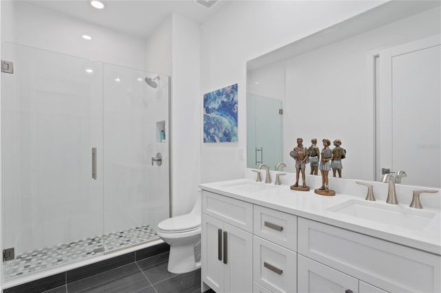 90 COLUMBIA DRIVE 3, Tampa, FL 33606