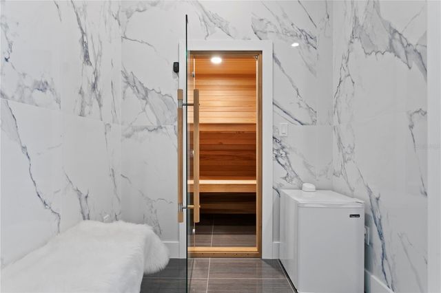 90 COLUMBIA DRIVE 3, Tampa, FL 33606