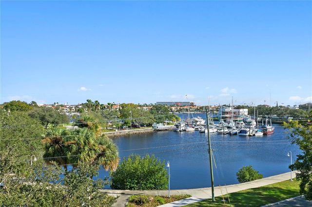 90 COLUMBIA DRIVE 3, Tampa, FL 33606