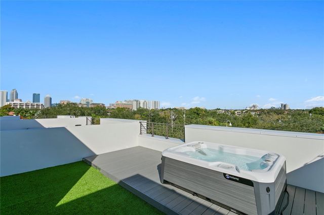 90 COLUMBIA DRIVE 3, Tampa, FL 33606