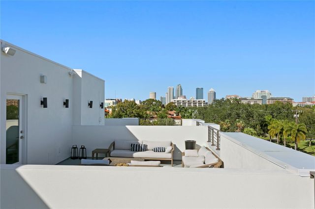 90 COLUMBIA DRIVE 3, Tampa, FL 33606