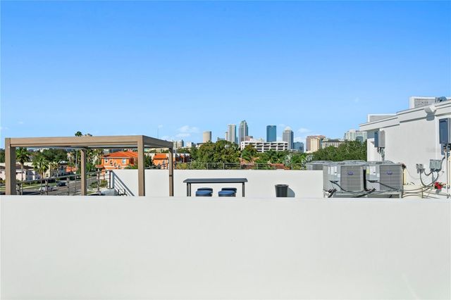 90 COLUMBIA DRIVE 3, Tampa, FL 33606