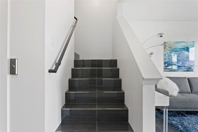 90 COLUMBIA DRIVE 3, Tampa, FL 33606