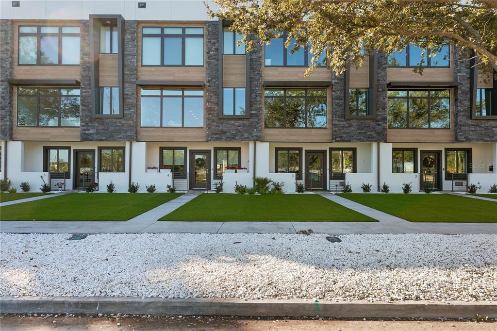 90 COLUMBIA DRIVE 3, Tampa, FL 33606