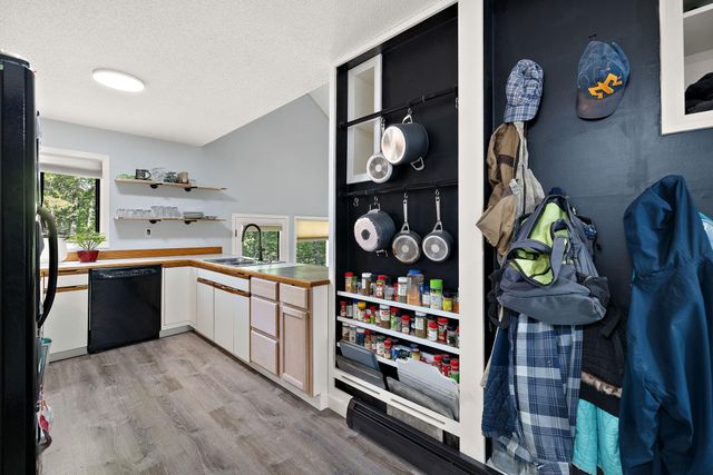 2713 E White Lake Drive, Dalton Twp, MI 49457