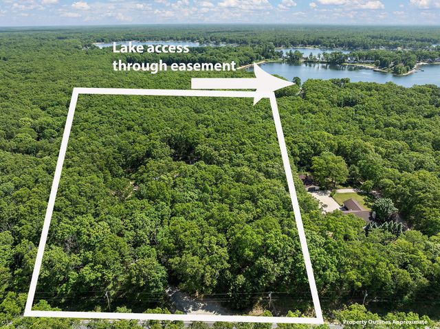 2713 E White Lake Drive, Dalton Twp, MI 49457