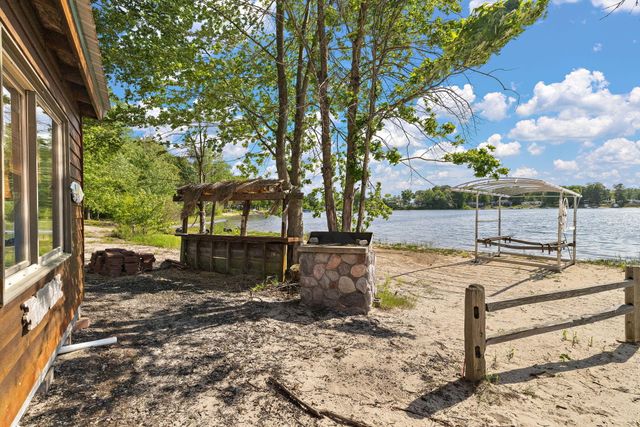 2713 E White Lake Drive, Dalton Twp, MI 49457